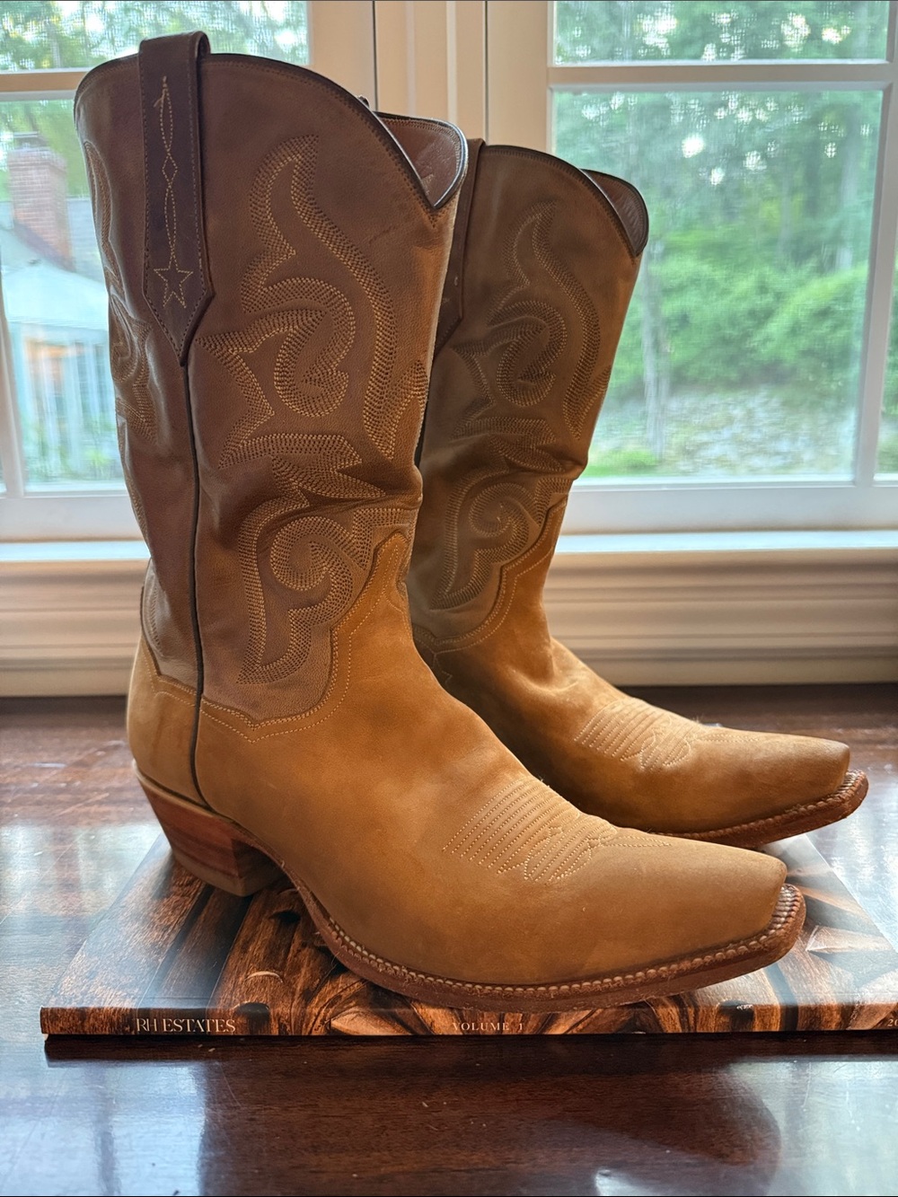 ⭐️ J.B. HILL ⭐️ TEXAS Vintage Tan Suede Cowboy Boots Size 9